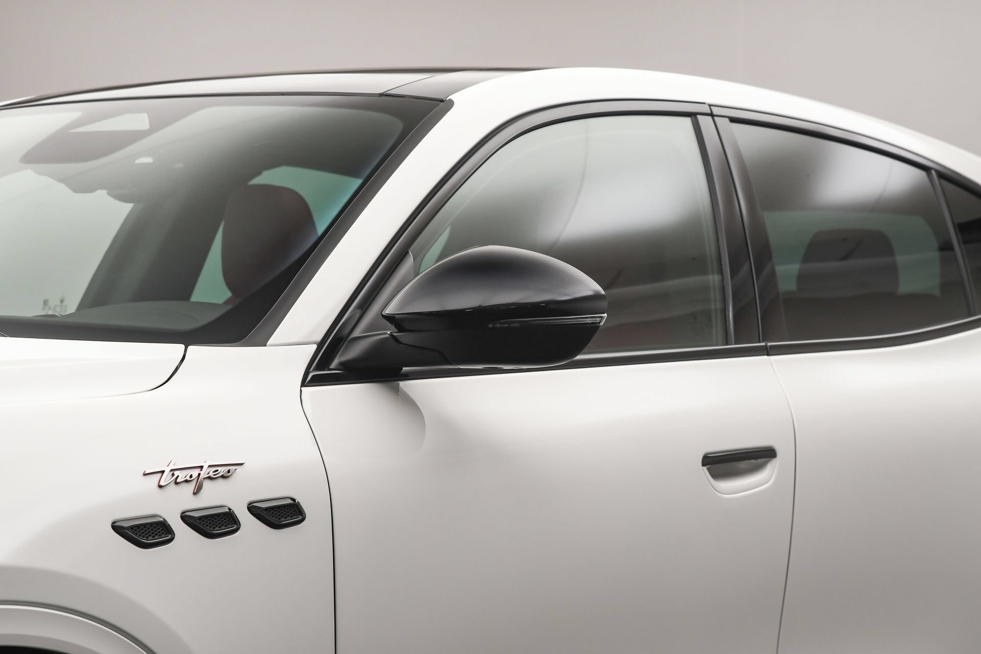 Used 2025 Maserati Grecale Modena AWD/4WD image 11