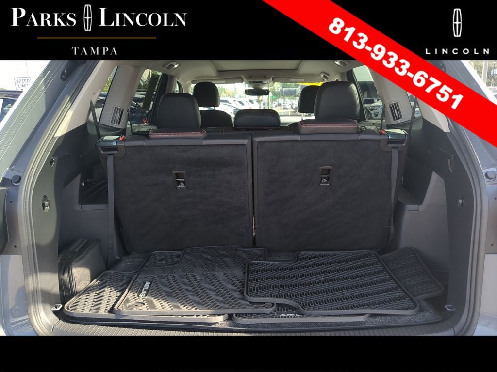 Used 2025 Volkswagen Atlas Peak Edition SE AWD/4WD image 8