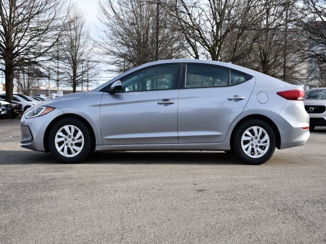 Used 2017 Hyundai Elantra SE w/ Cargo Package image 4