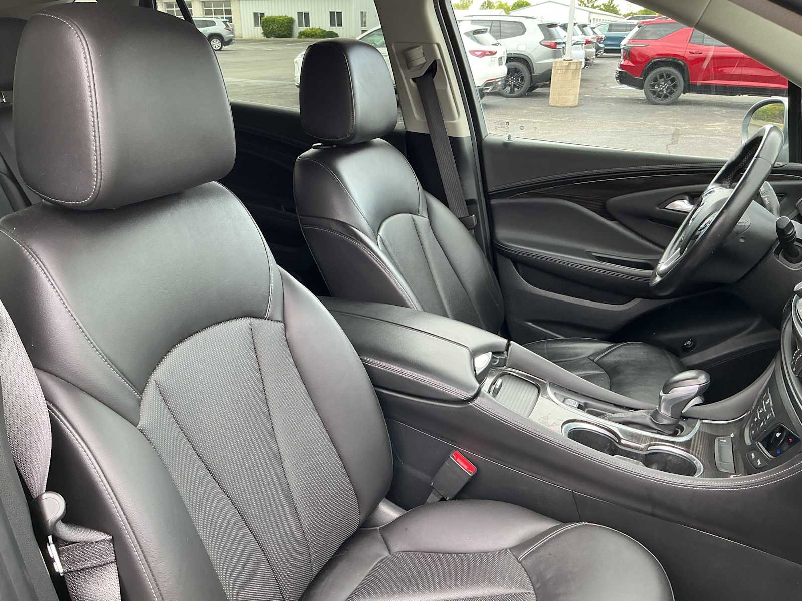 Used 2020 Buick Envision Essence w/ Experience Buick Package FWD image 27
