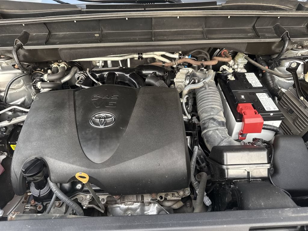 Used 2022 Toyota Highlander XLE AWD/4WD image 18
