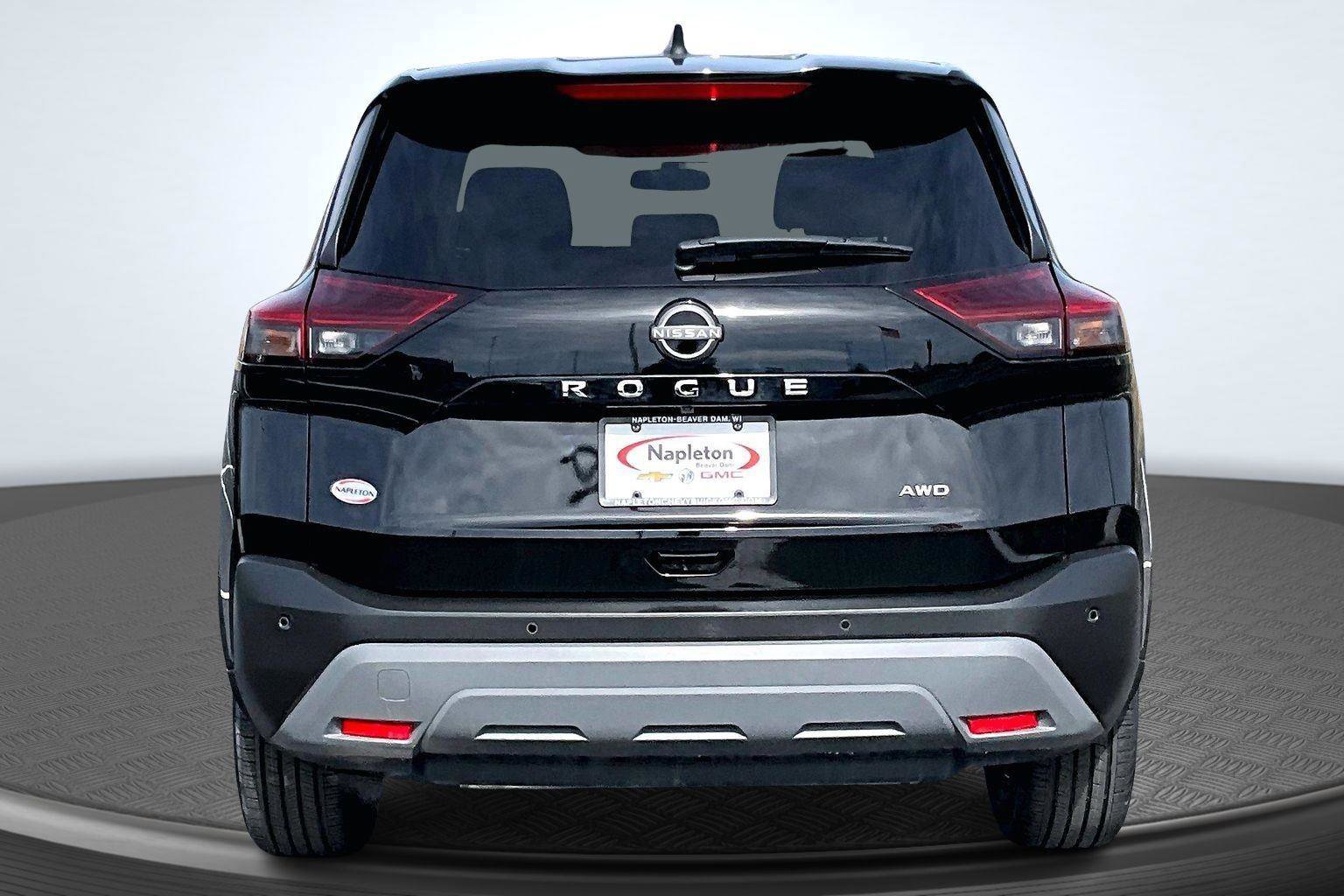 Used 2023 Nissan Rogue S image 4