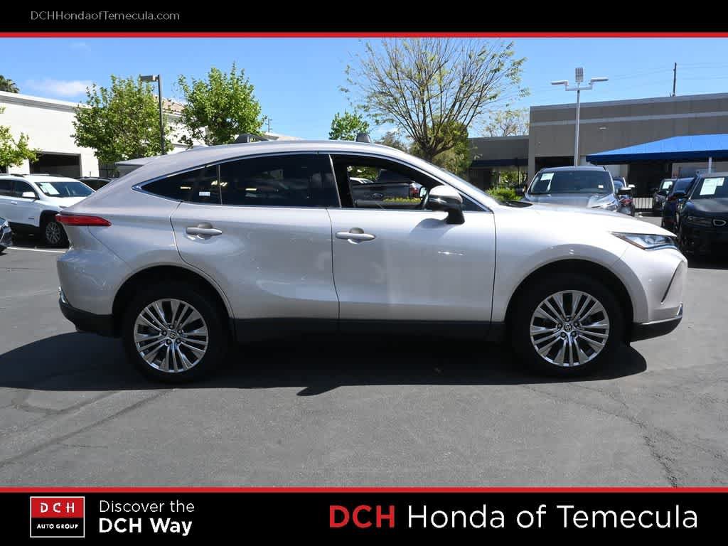 Used 2022 Toyota Venza XLE AWD/4WD image 5