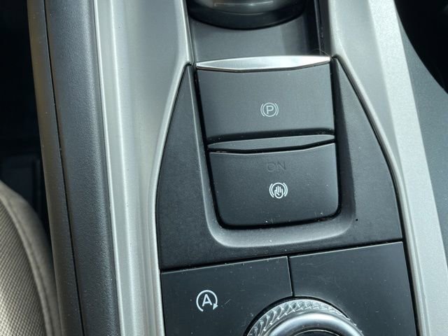 Used 2023 Ford Explorer XLT image 44