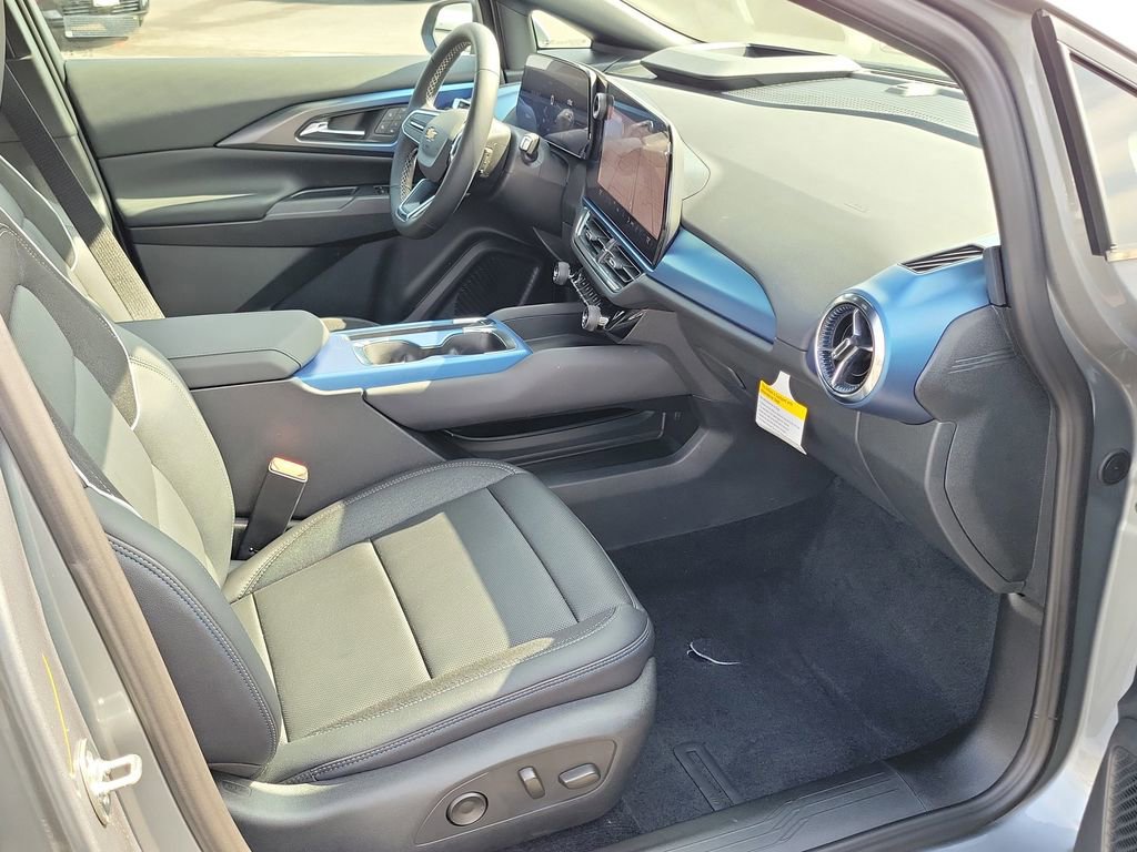 New 2026 Chevrolet Equinox EV LT w/ Convenience Package II FWD image 14