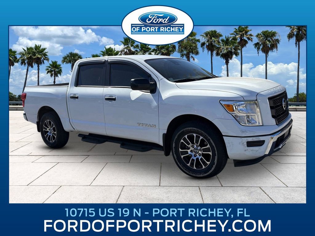 Used 2022 Nissan Titan SV image 1