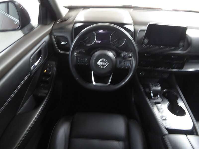 Used 2022 Nissan Rogue SV w/ SV Premium Package FWD image 10