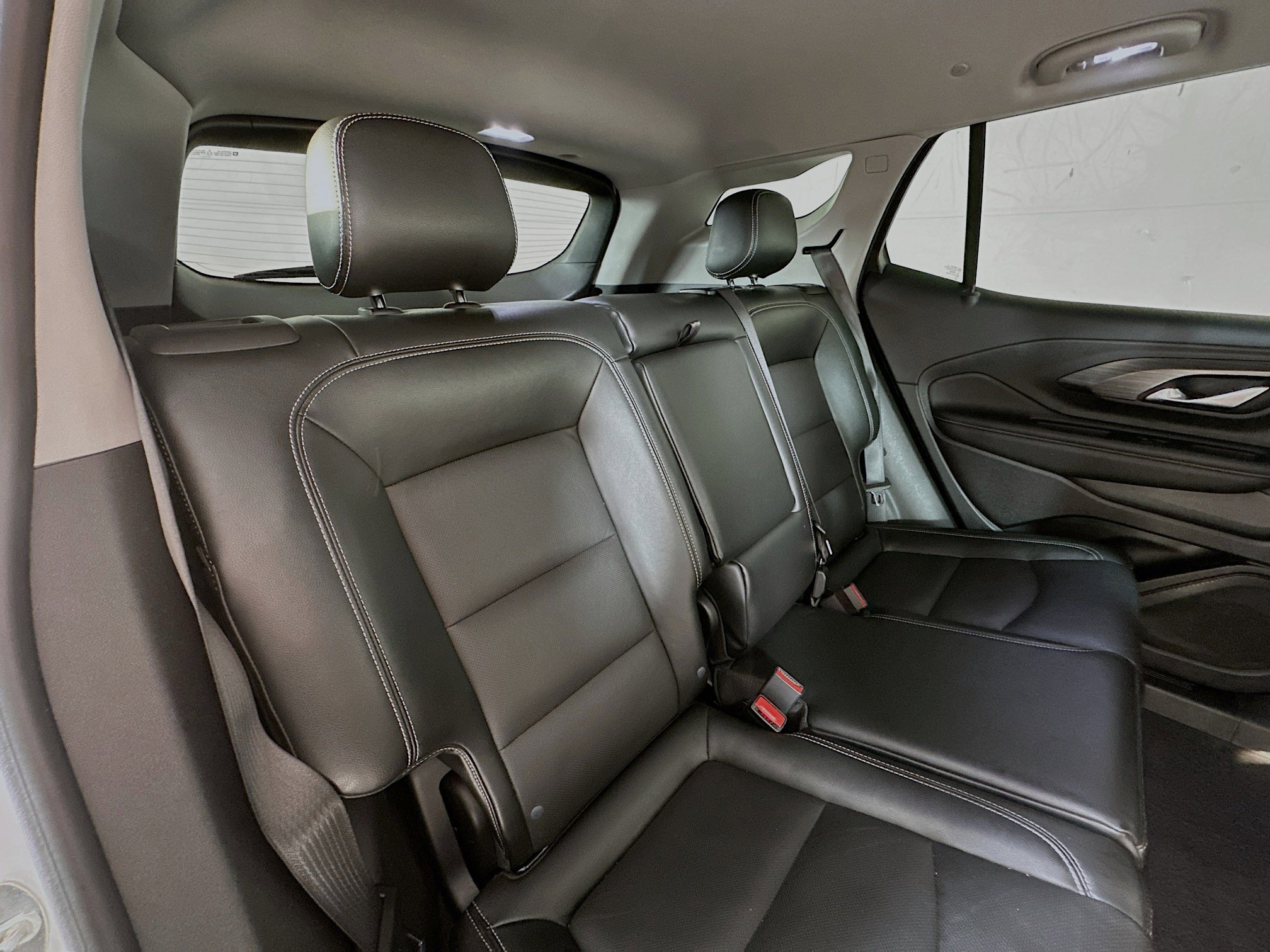 Used 2024 GMC Terrain SLT image 24