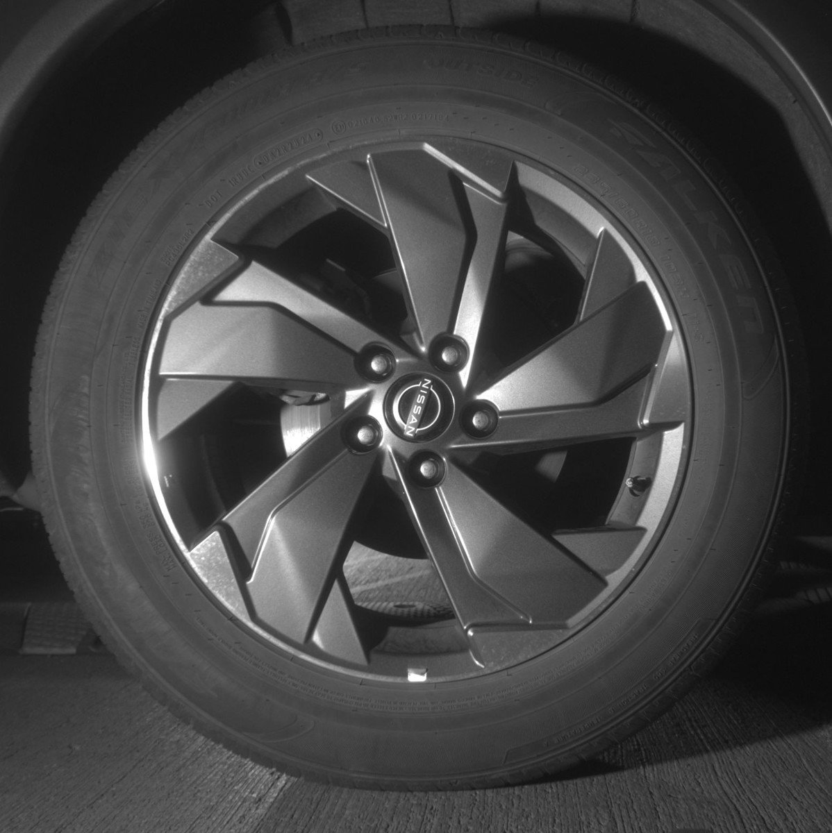 Used 2025 Nissan Rogue SV FWD image 15