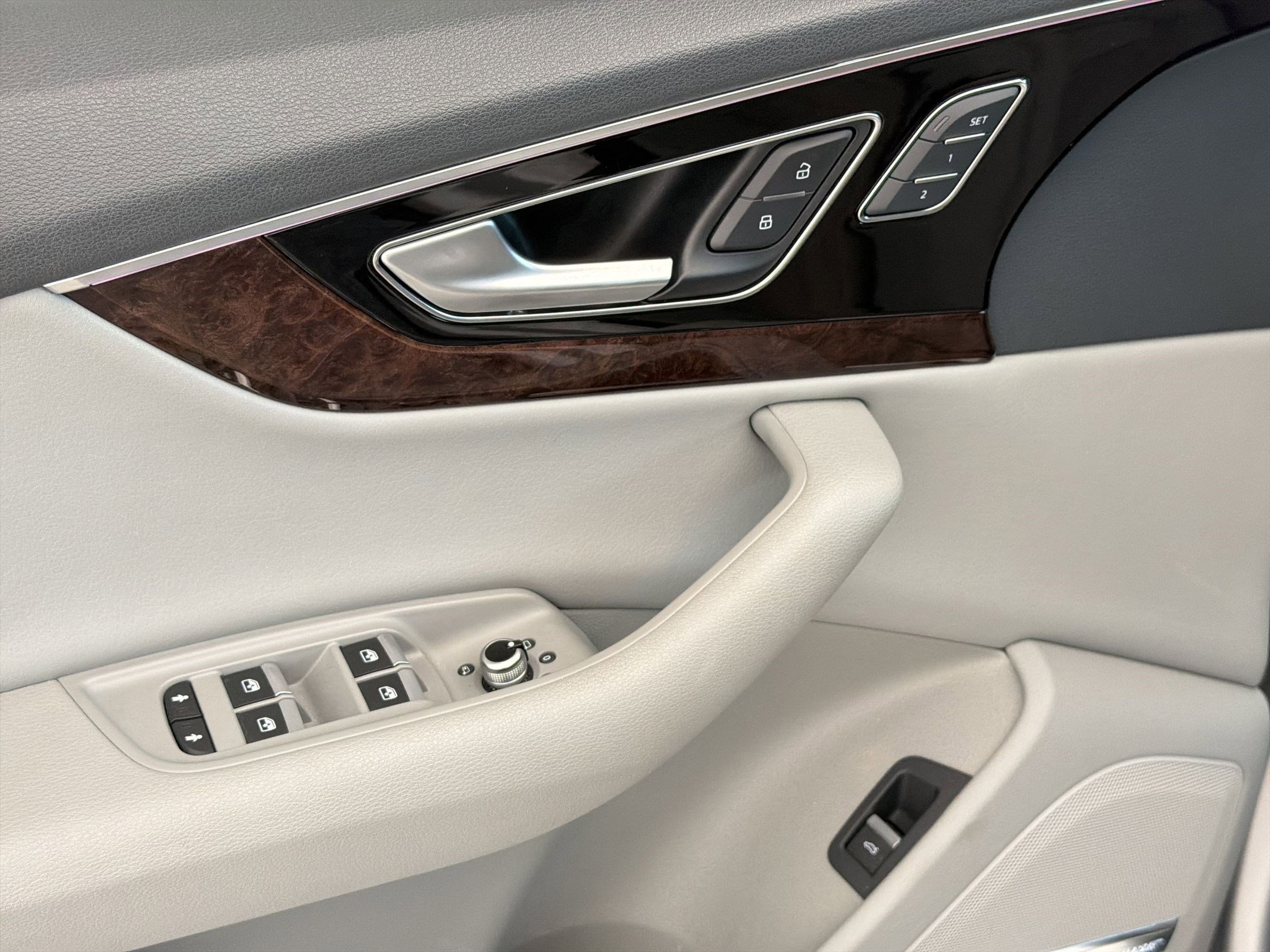 Used 2018 Audi Q7 3.0T Prestige w/ Prestige Package image 21