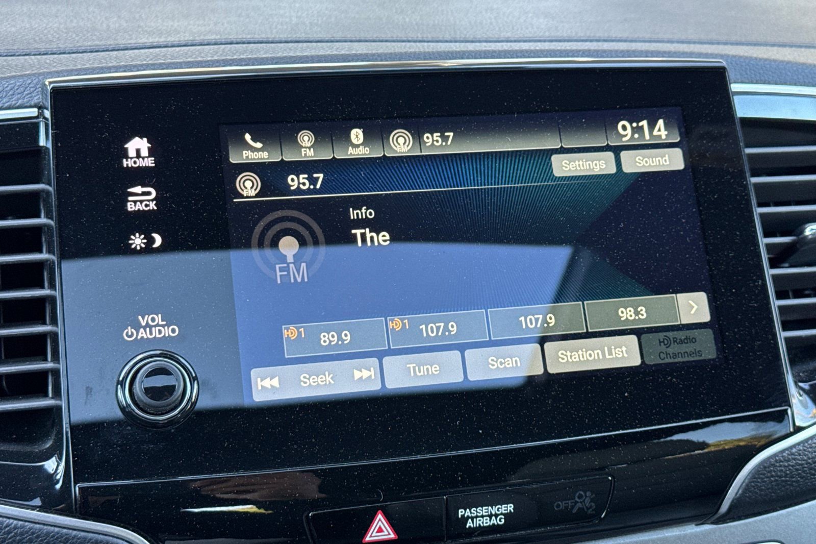 Used 2024 Honda Passport EX-L image 18