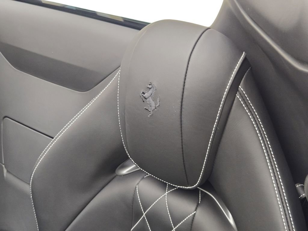 Used 2022 Ferrari 812 GTS image 20