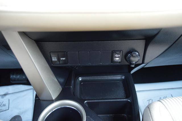 Used 2014 Toyota RAV4 XLE AWD/4WD image 24