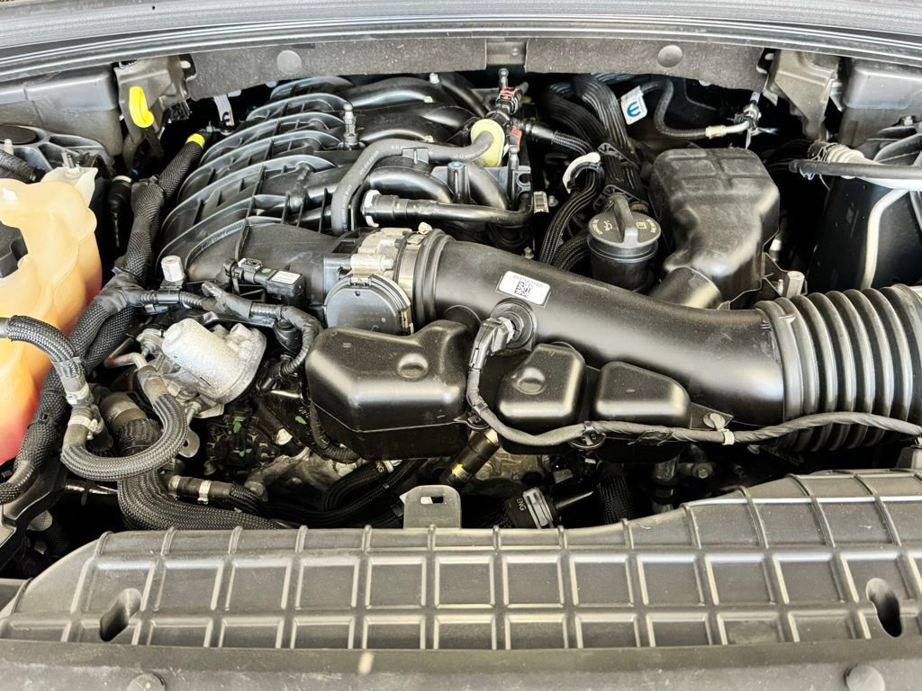 Certified 2024 Jeep Grand Cherokee L Limited w/ Luxury Tech Group II image 25