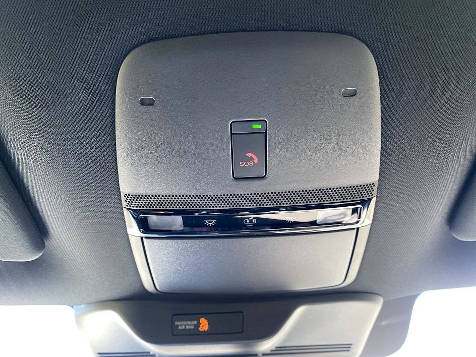 New 2026 Nissan Armada SL w/ Captain's Chari Seat Package image 16