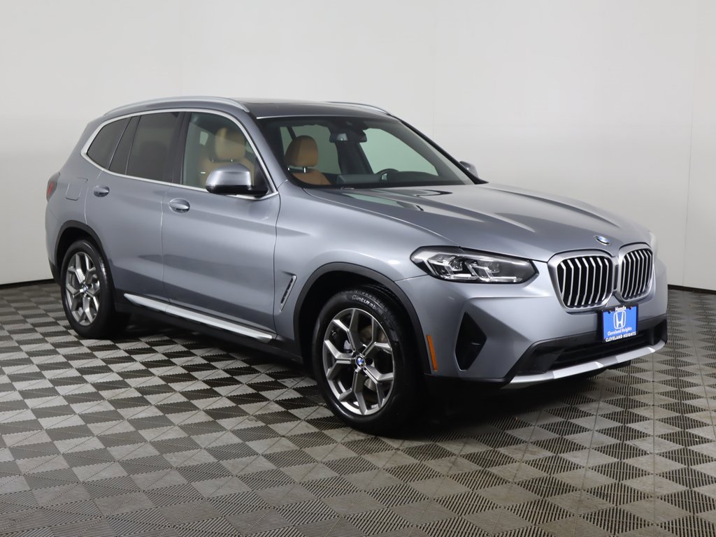 Used 2023 BMW X3 xDrive30i w/ Premium Package image 2