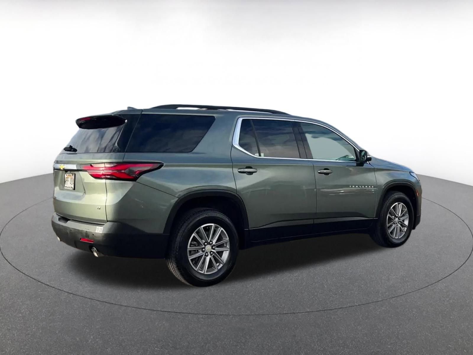 Used 2023 Chevrolet Traverse LT image 15