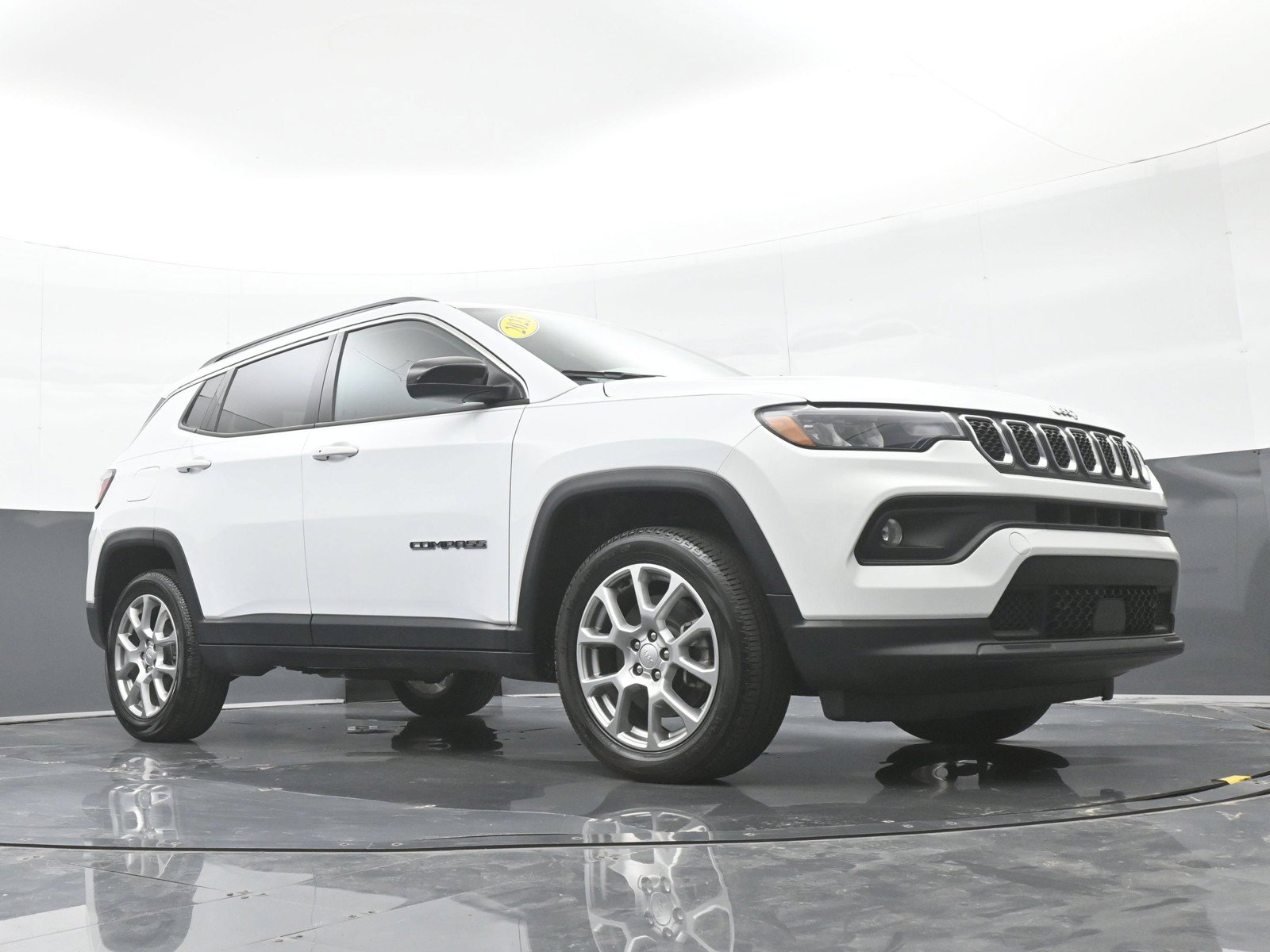 Used 2023 Jeep Compass Latitude AWD/4WD image 41