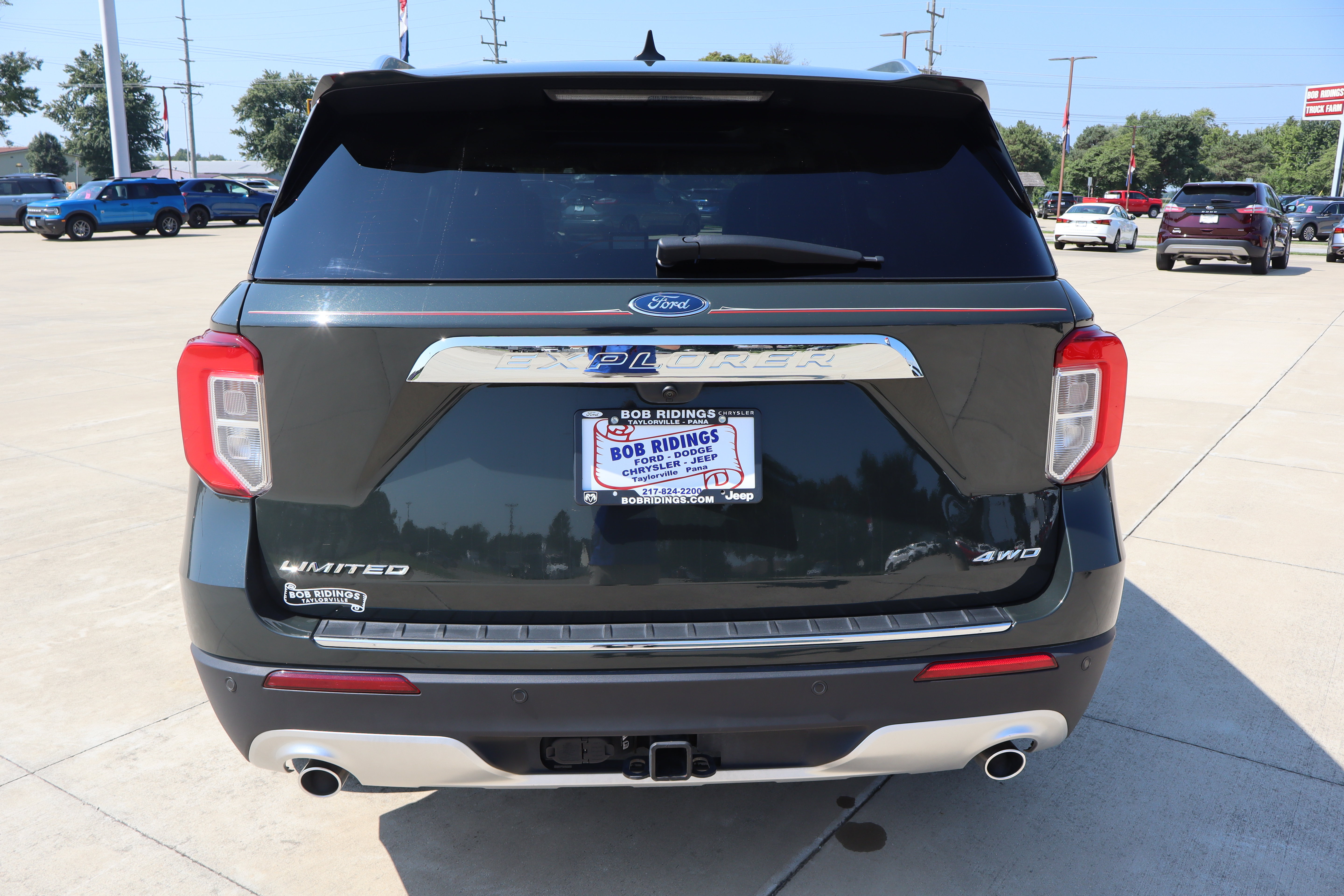 Used 2024 Ford Explorer Limited w/ Limited Technology Package AWD/4WD image 6