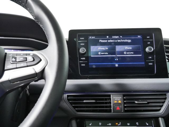 Used 2025 Volkswagen Jetta SEL FWD image 21