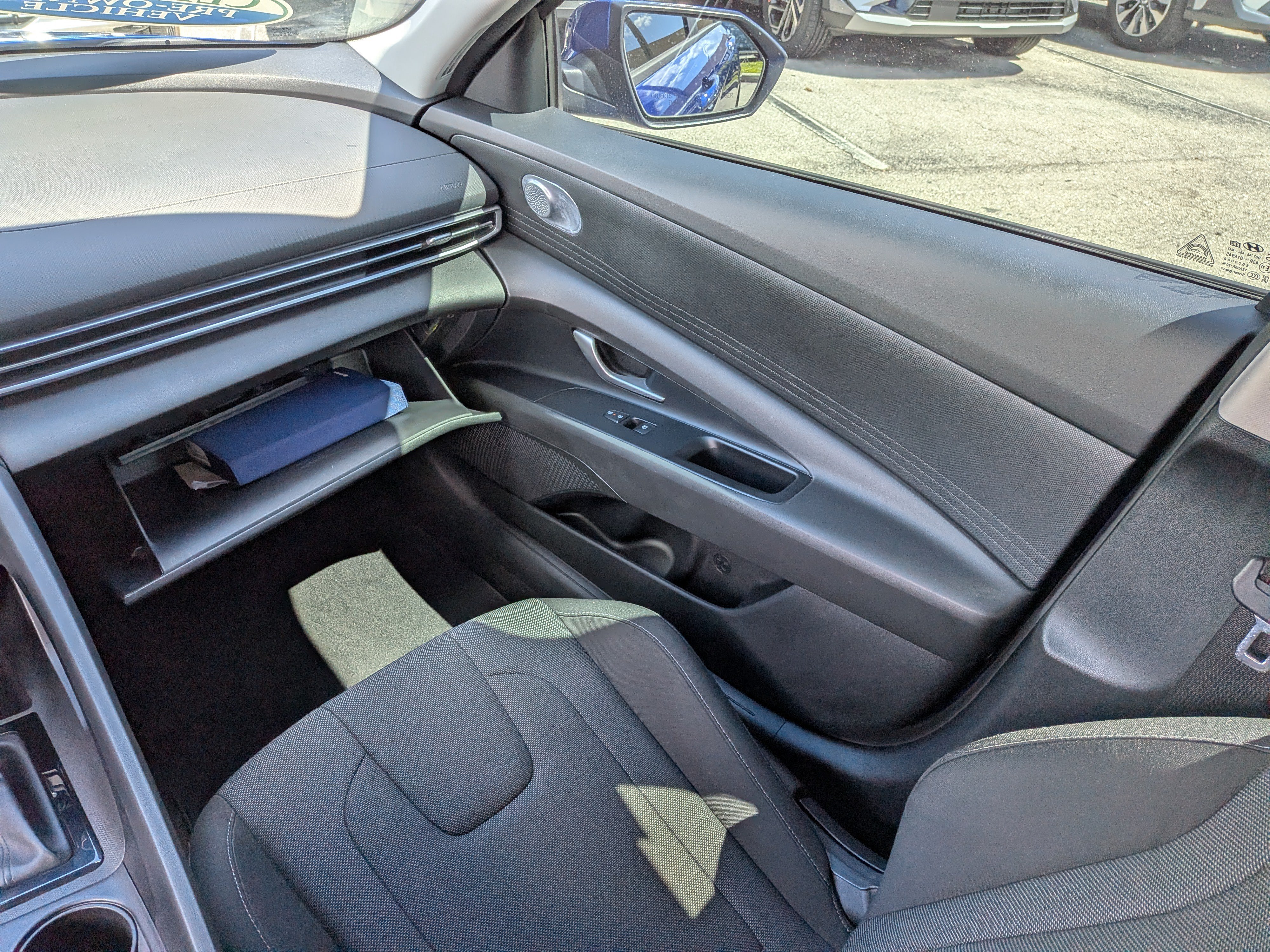 Used 2024 Hyundai Elantra SE FWD image 17