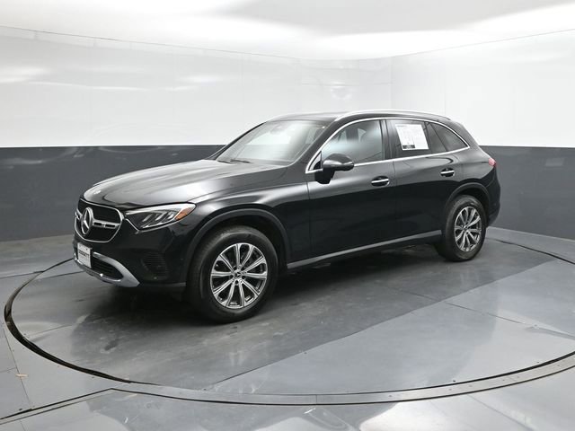 Used 2024 Mercedes-Benz GLC 300 4MATIC image 1