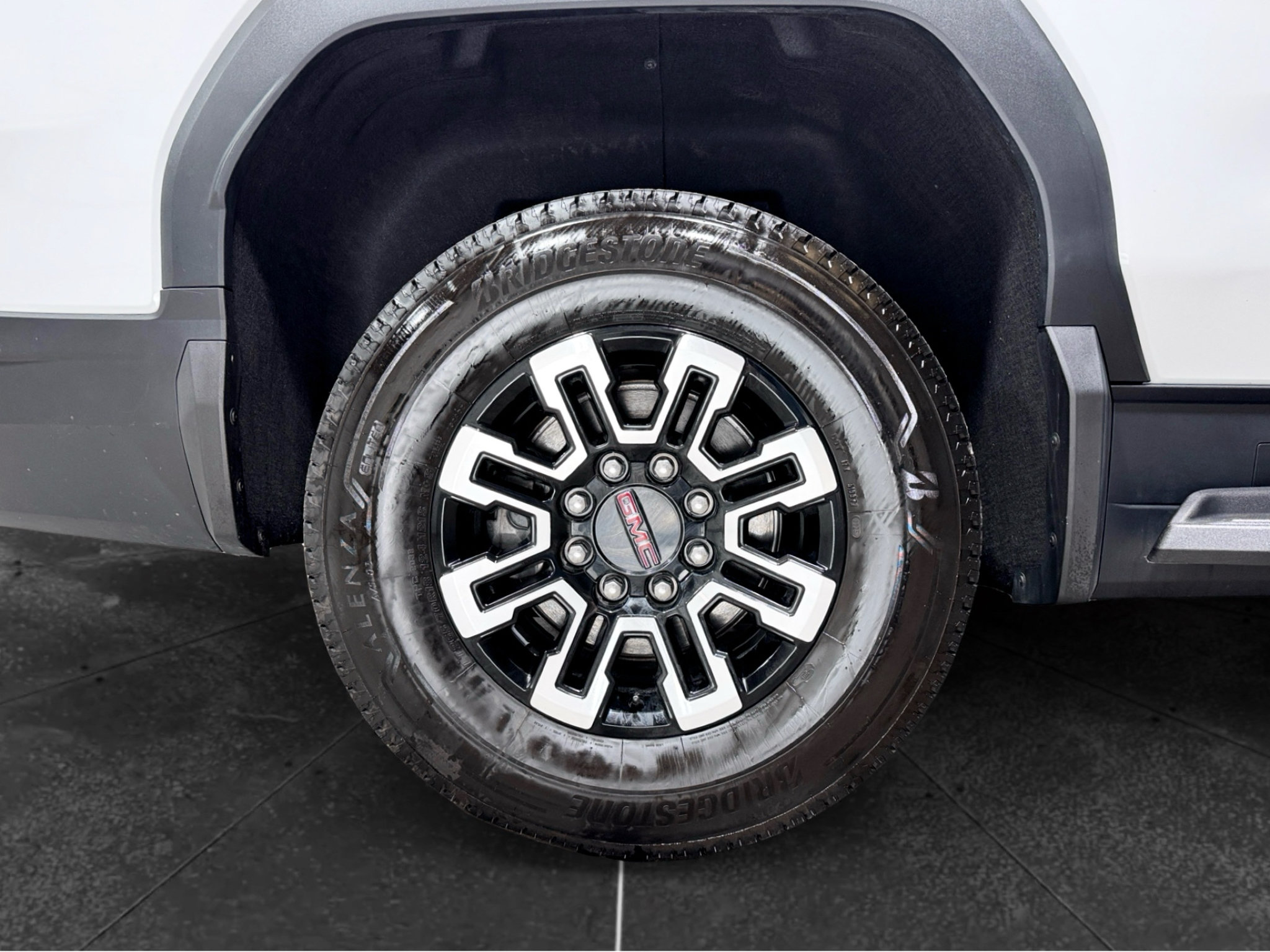 Used 2026 GMC Sierra EV Elevation AWD/4WD image 34