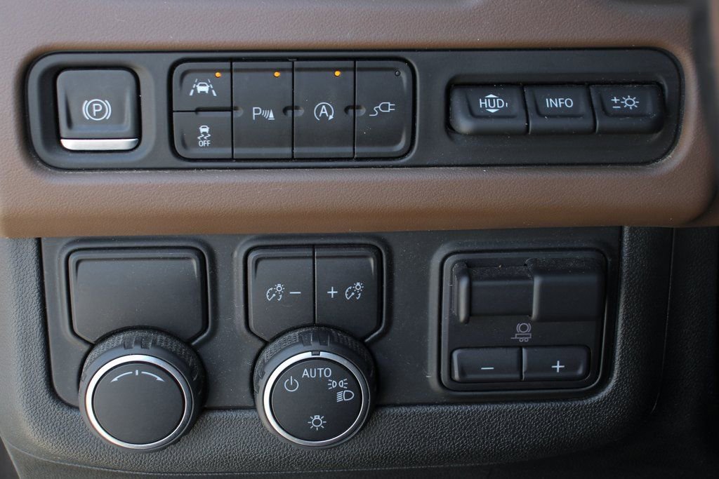 Used 2021 Chevrolet Suburban High Country w/ Premium Package image 24