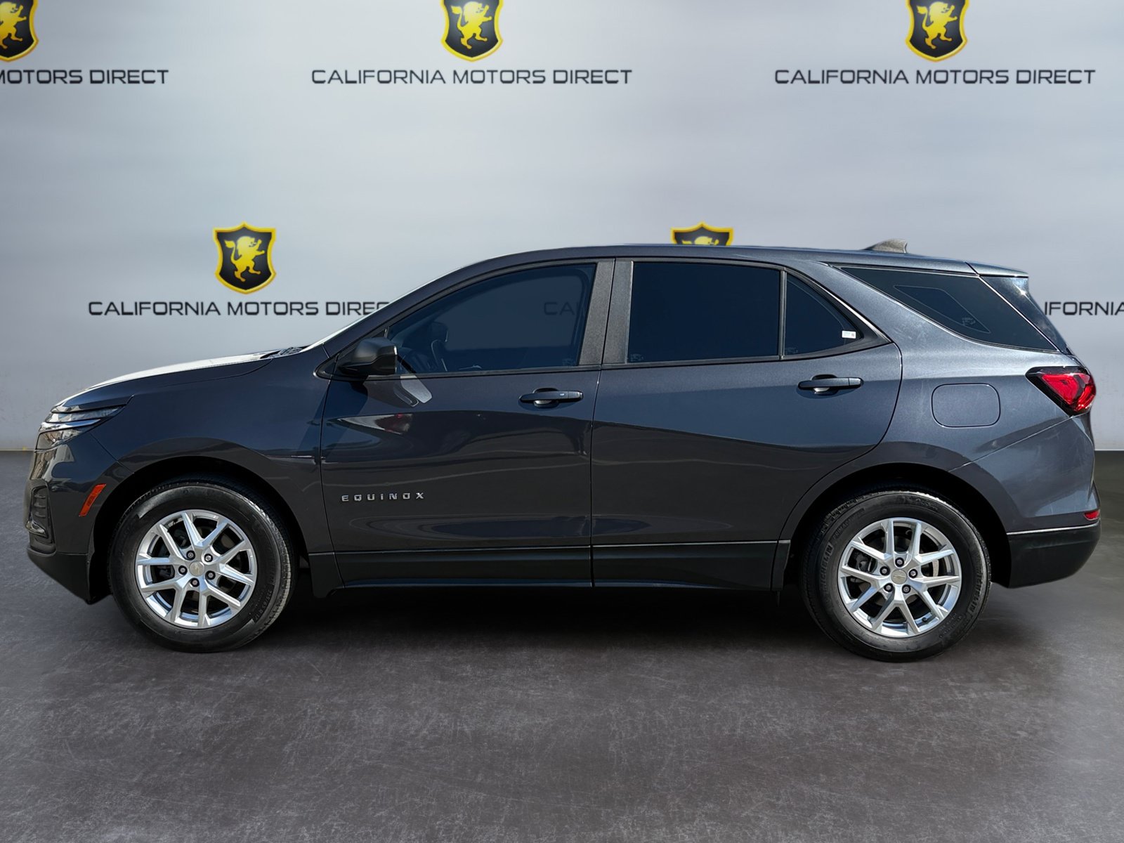 Used 2022 Chevrolet Equinox LS FWD image 2