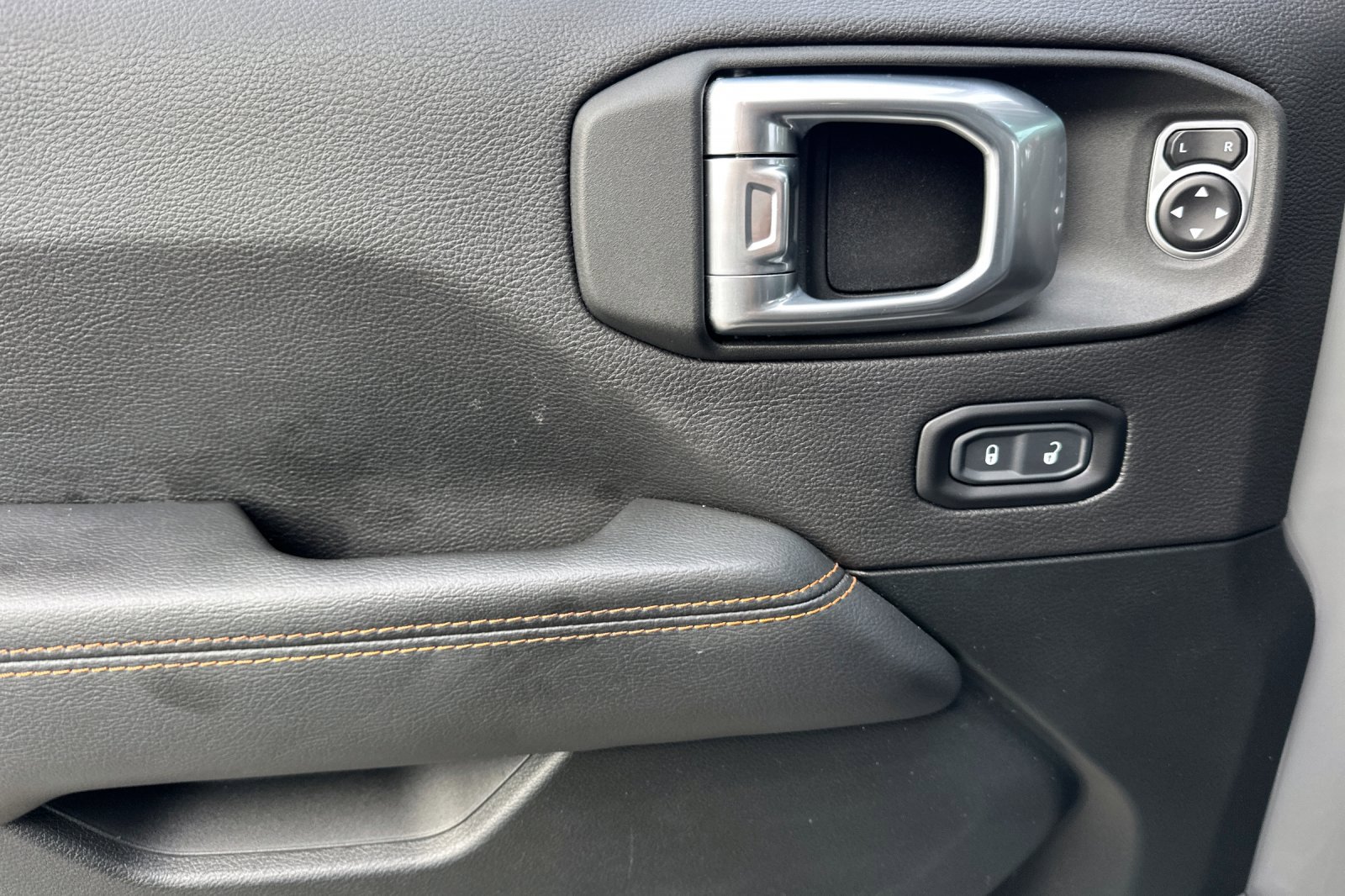 Used 2021 Jeep Gladiator Mojave image 10