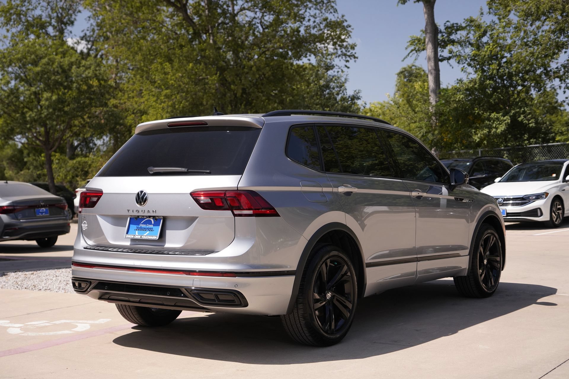 Certified 2024 Volkswagen Tiguan SE R-Line FWD image 6