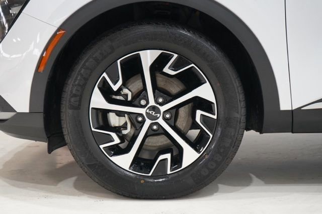Used 2023 Kia Sportage EX image 12