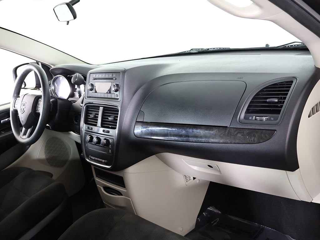 Used 2016 Dodge Grand Caravan American Value Package image 20
