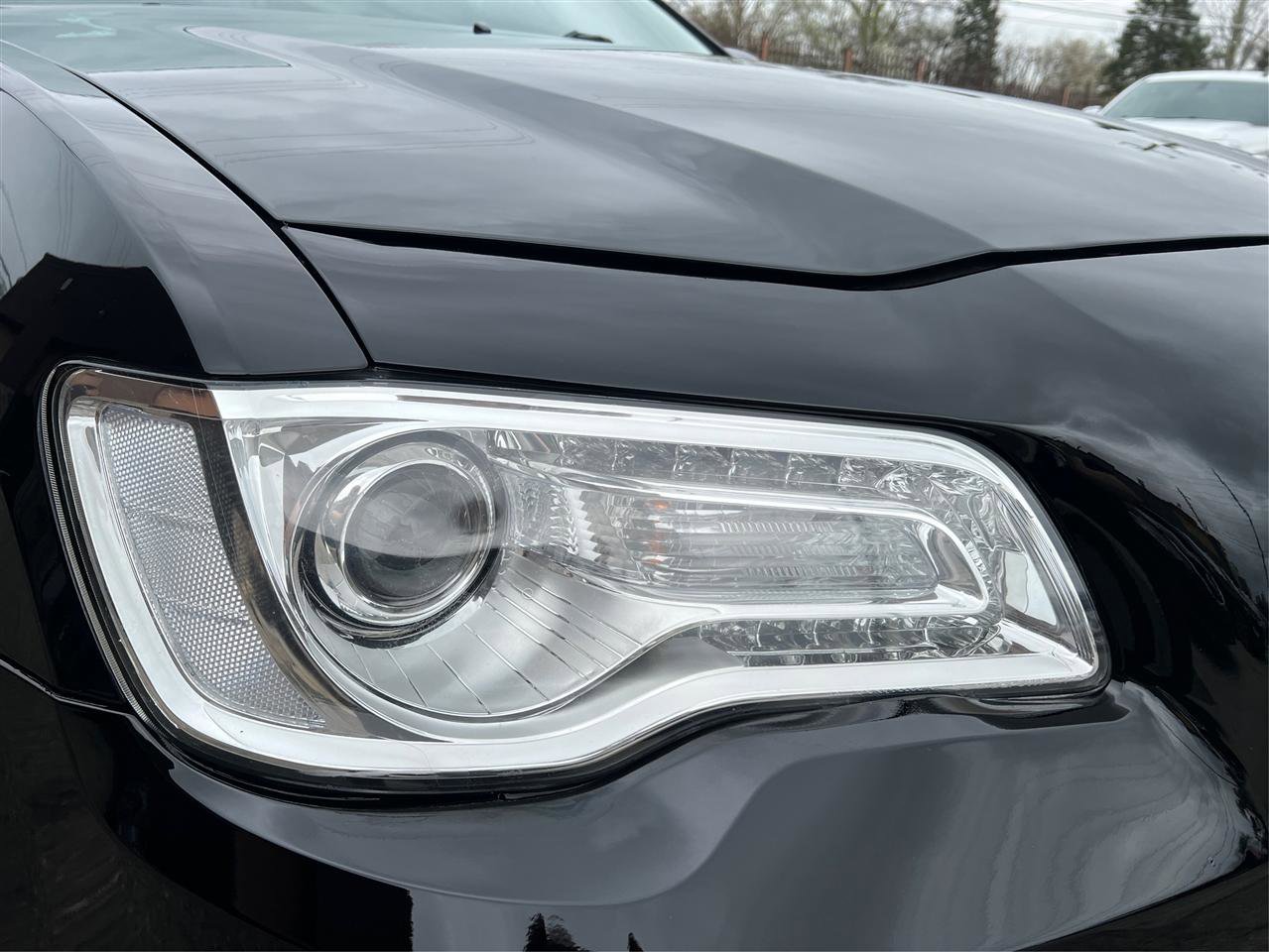 Used 2018 Chrysler 300 Touring RWD image 20