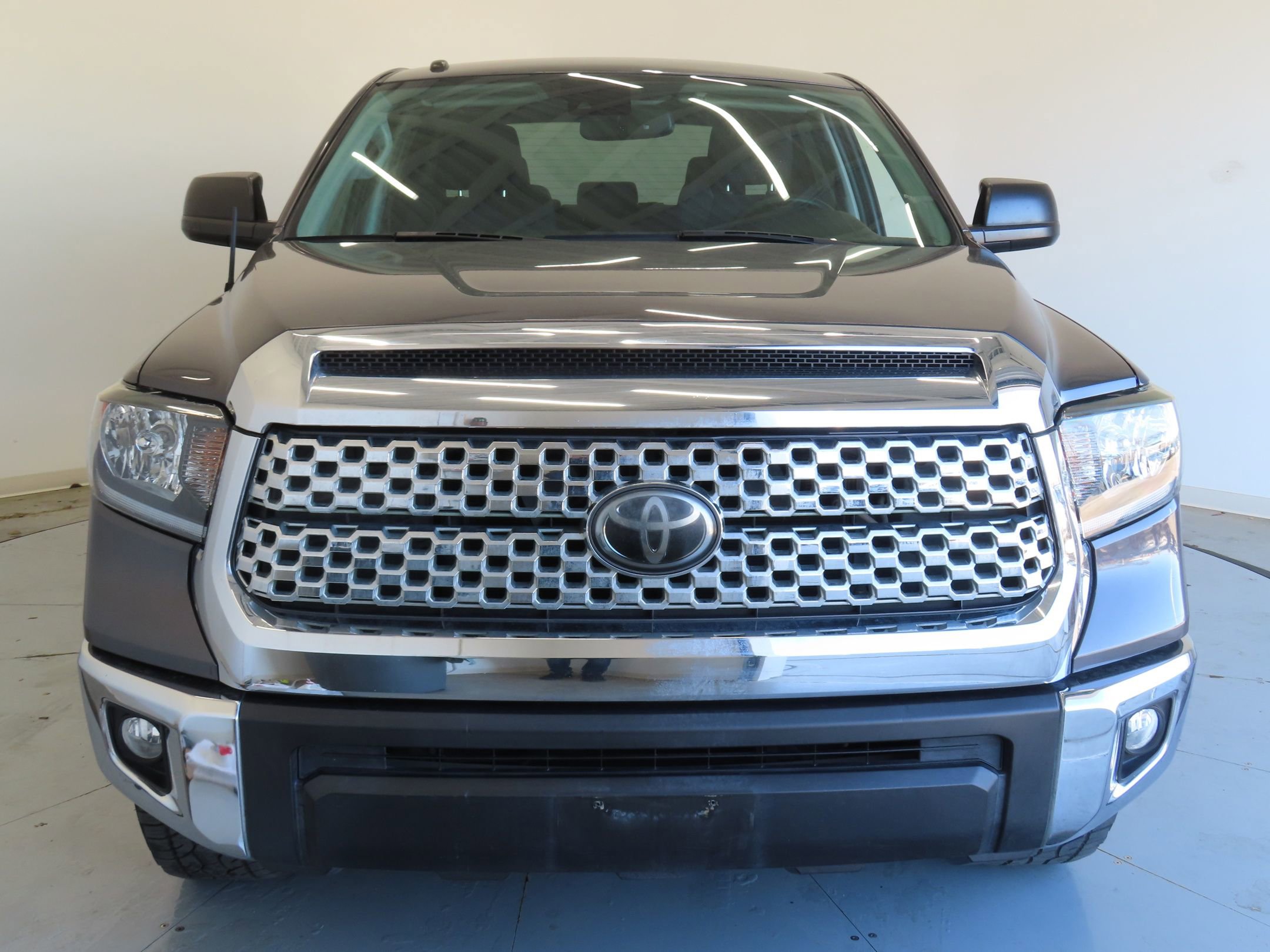 Used 2019 Toyota Tundra SR5 w/ SR5 Upgrade Package image 10