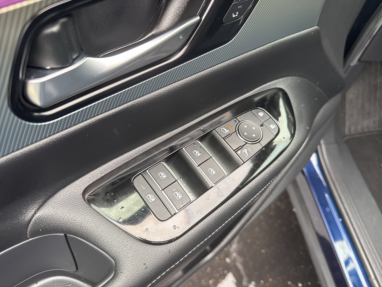 Used 2025 Nissan Murano SL AWD/4WD image 17