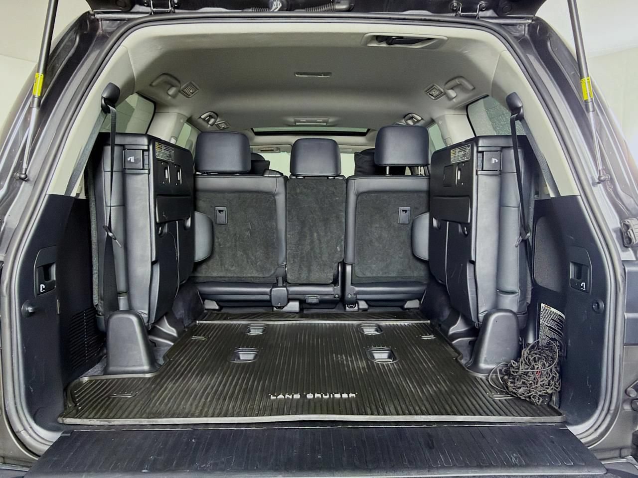 Used 2016 Toyota Land Cruiser AWD/4WD image 44