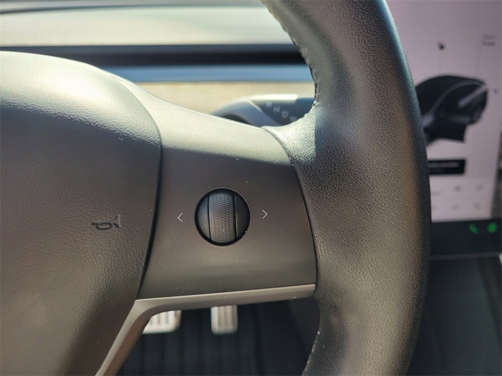 Used 2020 Tesla Model Y Long Range image 28