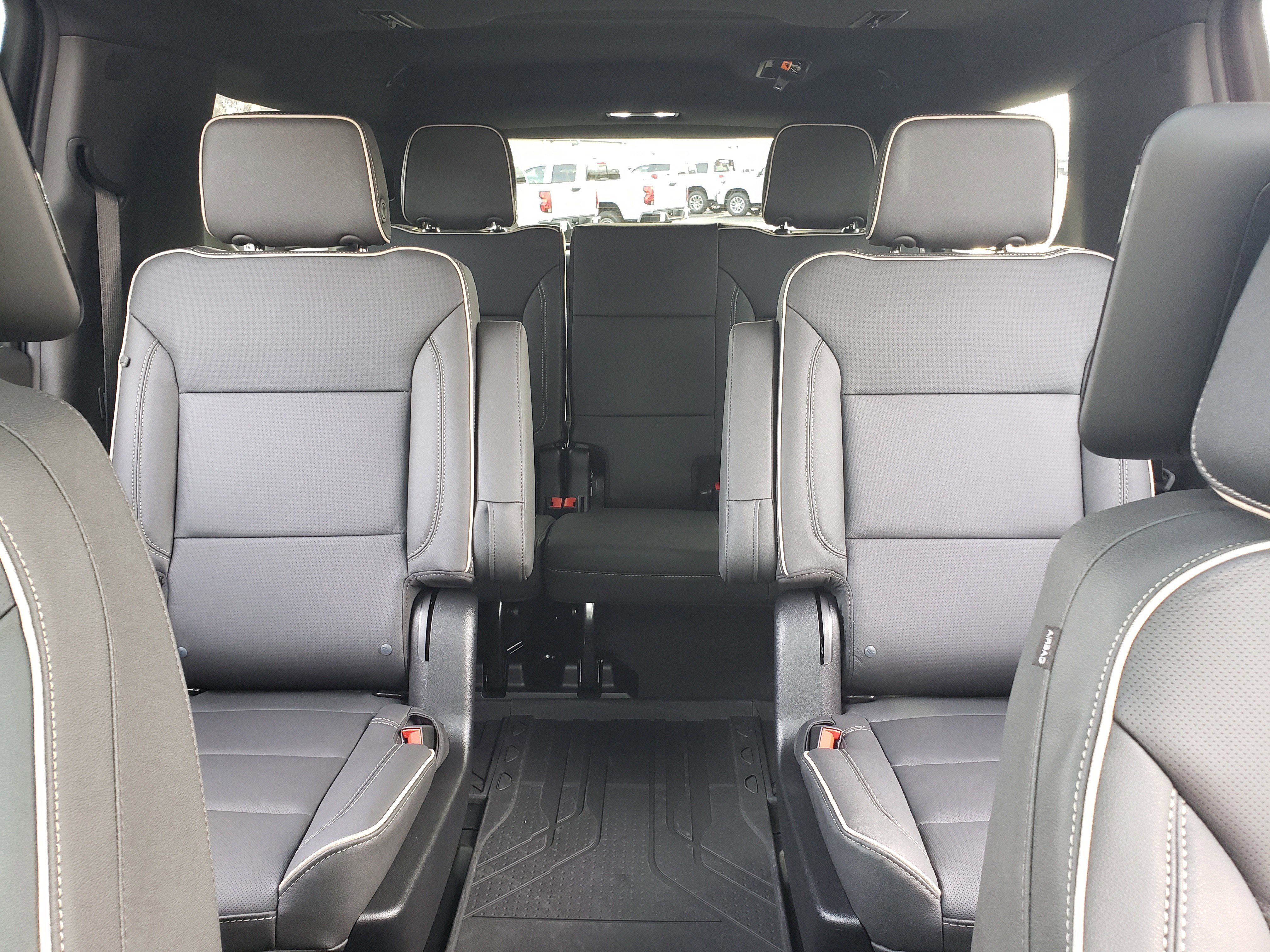 New 2026 Chevrolet Suburban Premier image 33