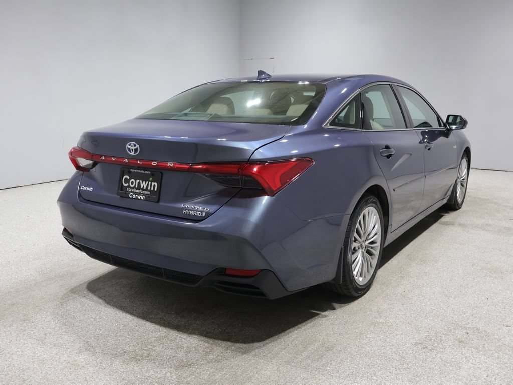 Used 2020 Toyota Avalon Limited w/ All Weather Liner Package FWD image 2