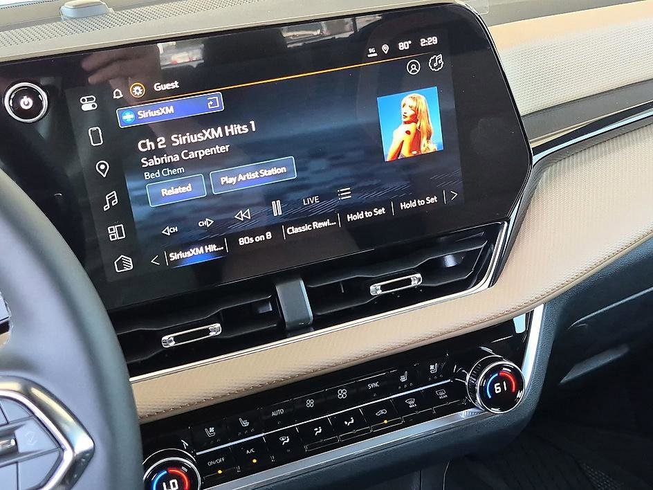 New 2026 Chevrolet Equinox ACTIV w/ Convenience Package III FWD image 21