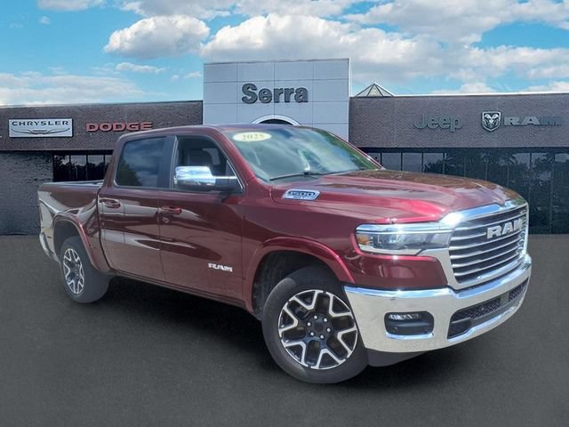 Used 2025 RAM 1500 Laramie AWD/4WD image 1
