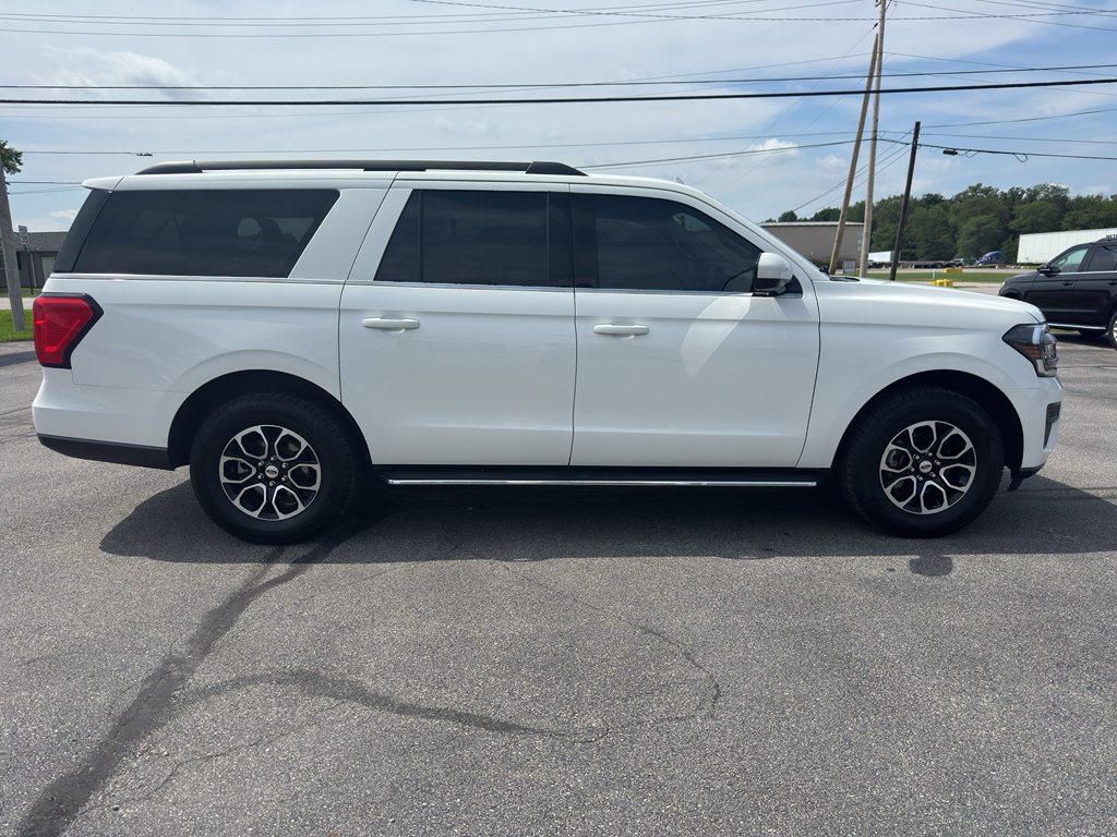 Used 2023 Ford Expedition Max XLT AWD/4WD image 2