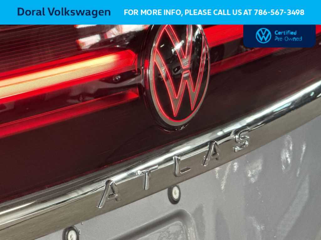 Certified 2024 Volkswagen Atlas Cross Sport SE w/ Panoramic Sunroof Package FWD image 10