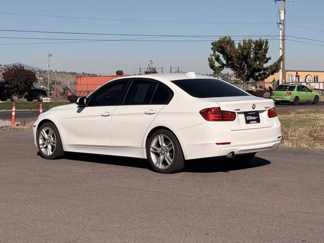 Used 2015 BMW 320i xDrive Sedan AWD/4WD image 4