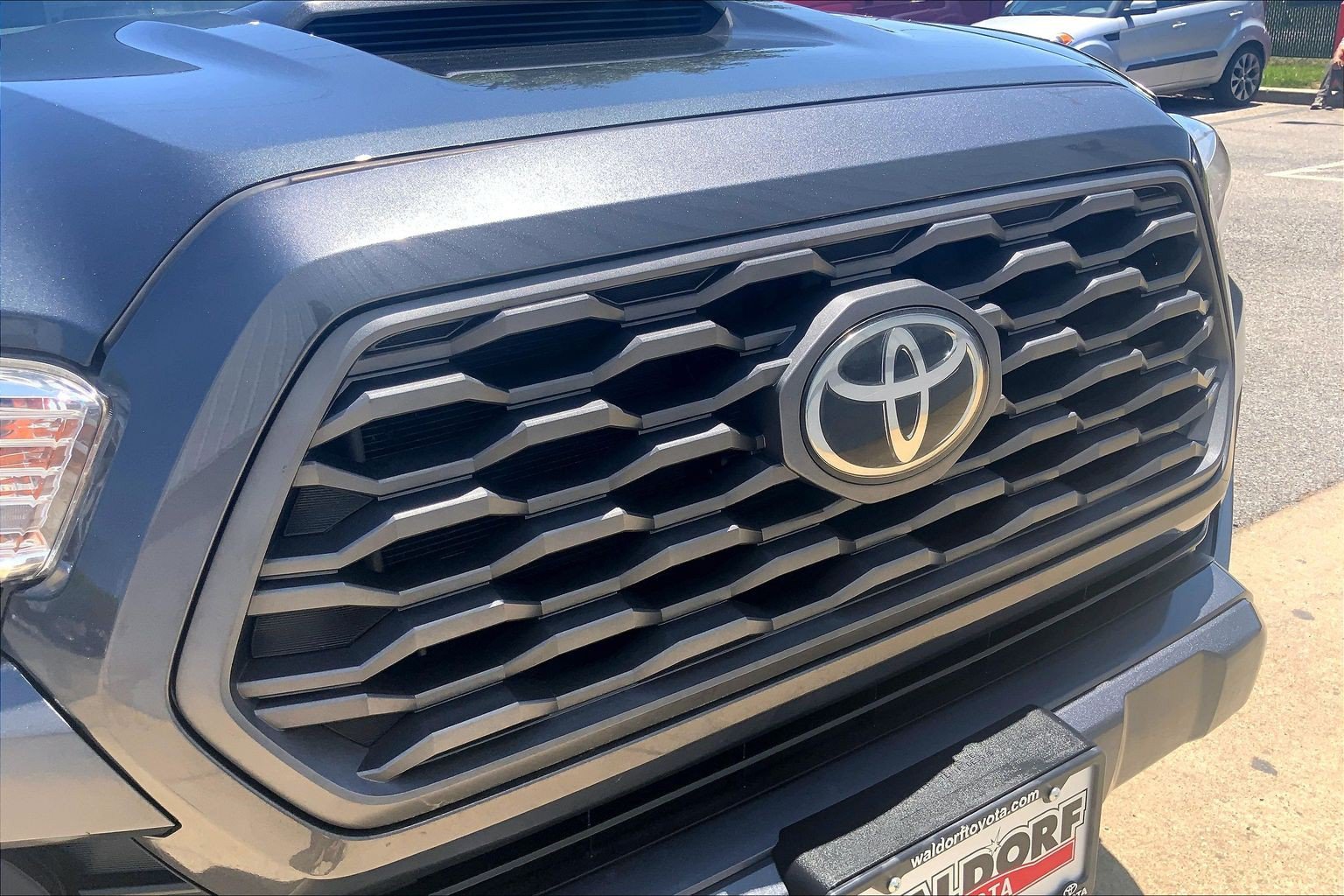 Used 2020 Toyota Tacoma TRD Sport AWD/4WD image 34