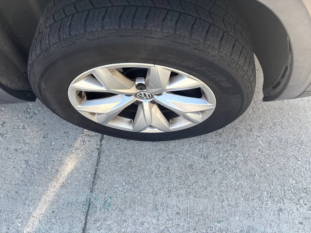 Used 2018 Volkswagen Atlas S FWD image 4