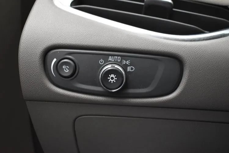 Used 2024 Chevrolet Malibu LT FWD image 21