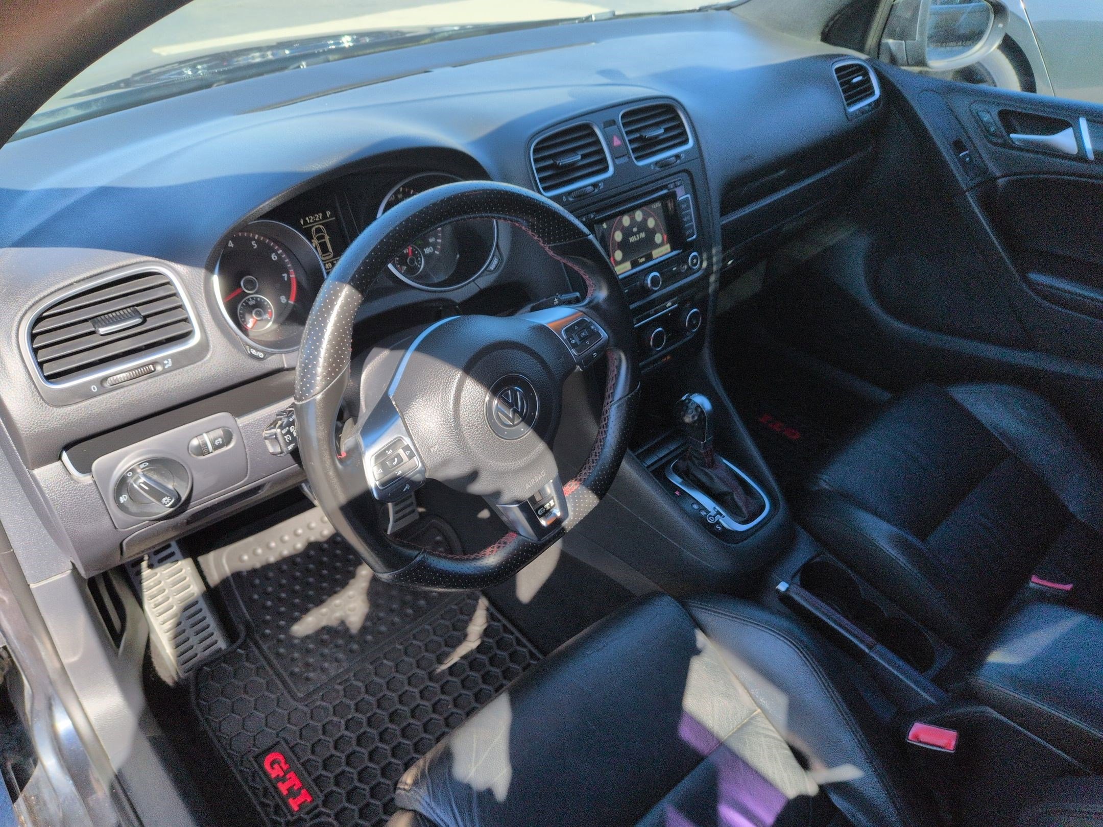 Used 2014 Volkswagen GTI Wolfsburg Edition image 16