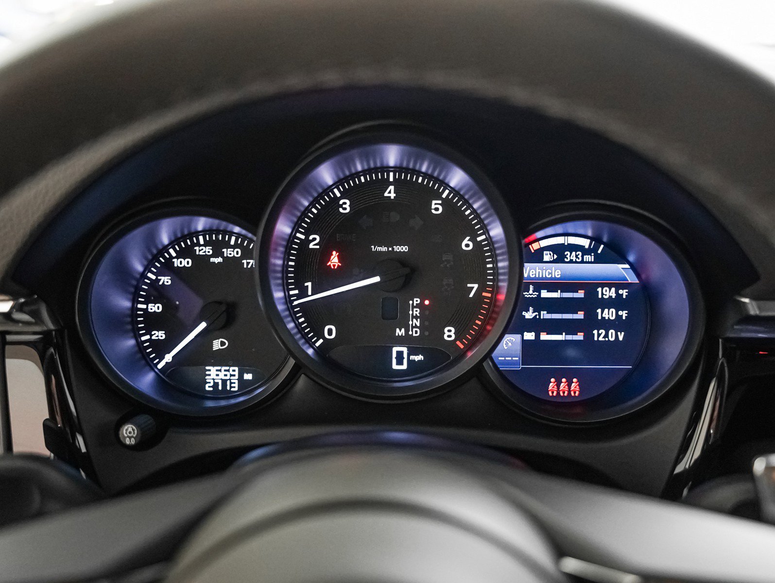 Certified 2025 Porsche Macan image 18